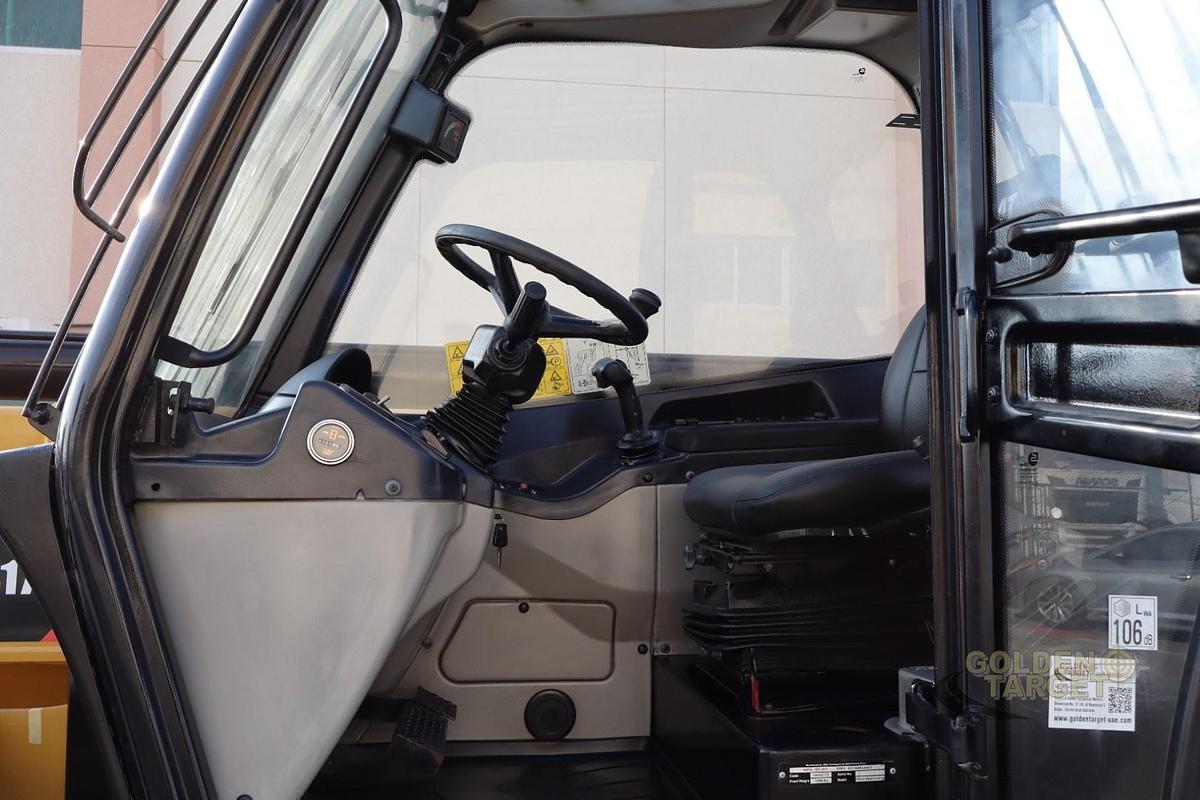 Used Caterpillar TH417 Boom Loader 2013