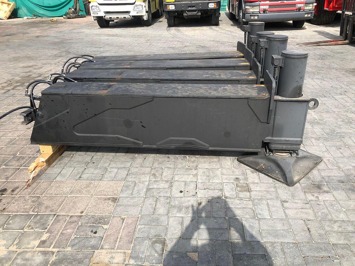 Used Tadano ATF-80 Outrigger