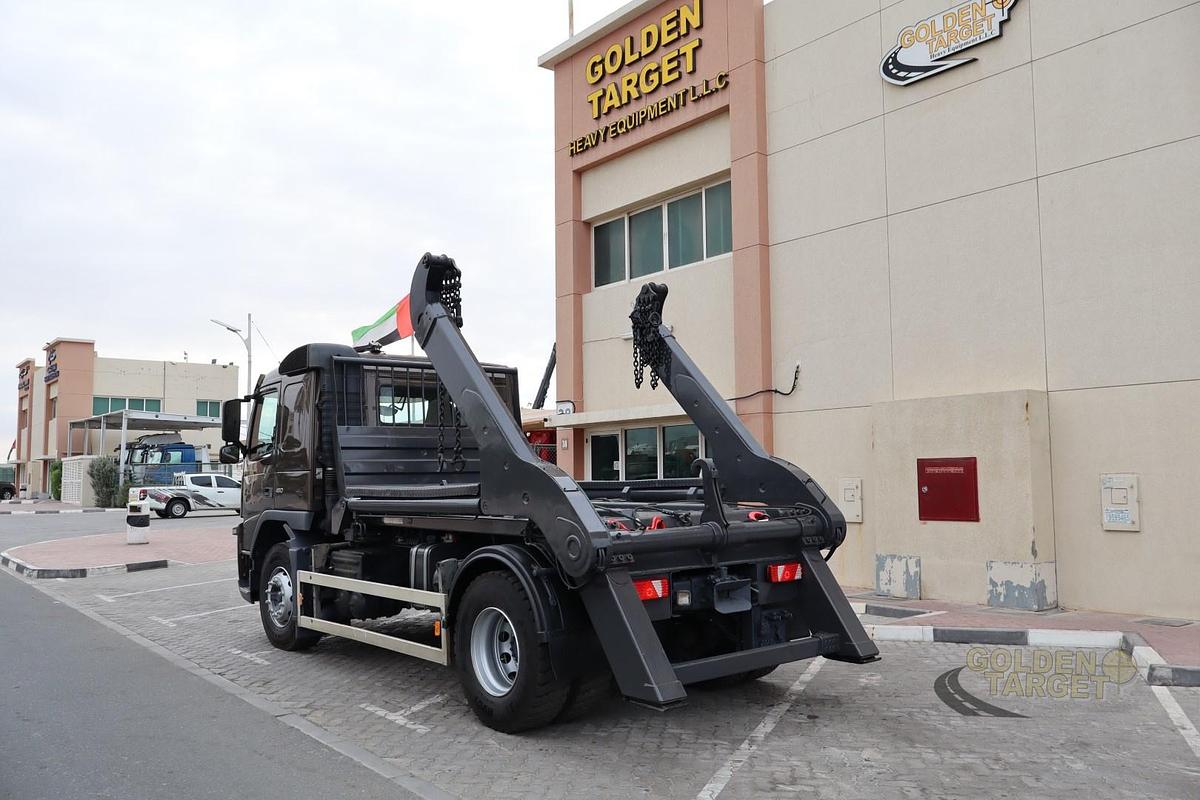 Used VOLVO FM440 4x2 Skip Loader 2013