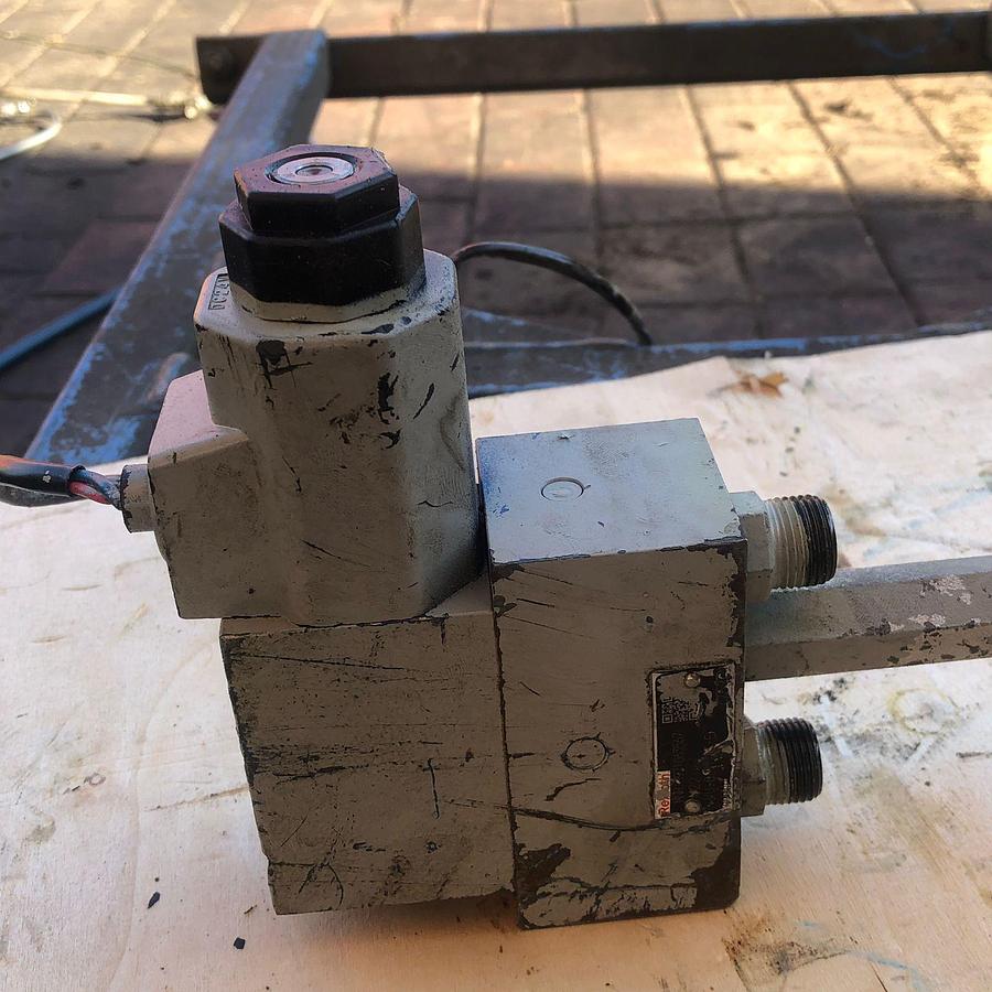 Used Tadano ATF-80 Solenoid Valve with Single Way Block