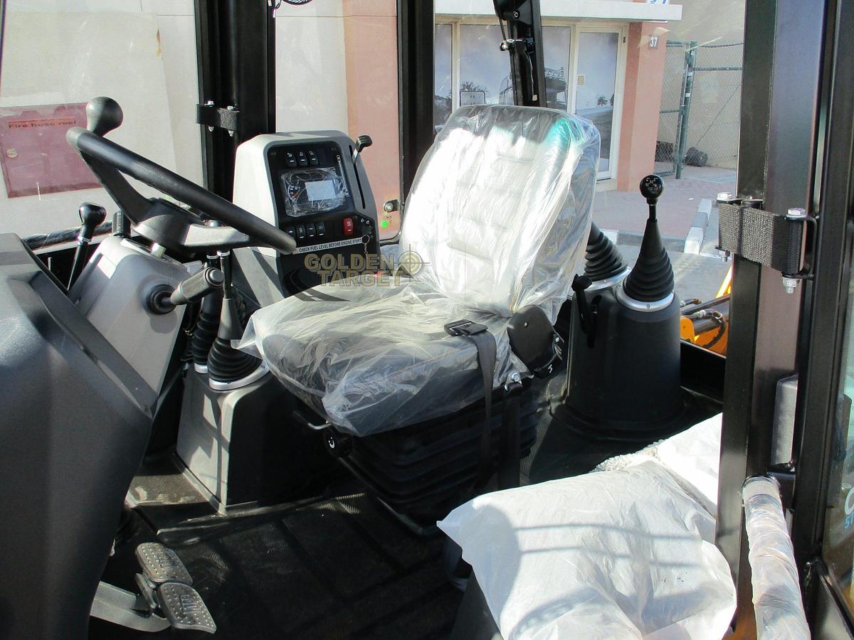 JCB 3DX PLUS 4x4 Backhoe Loader 2024