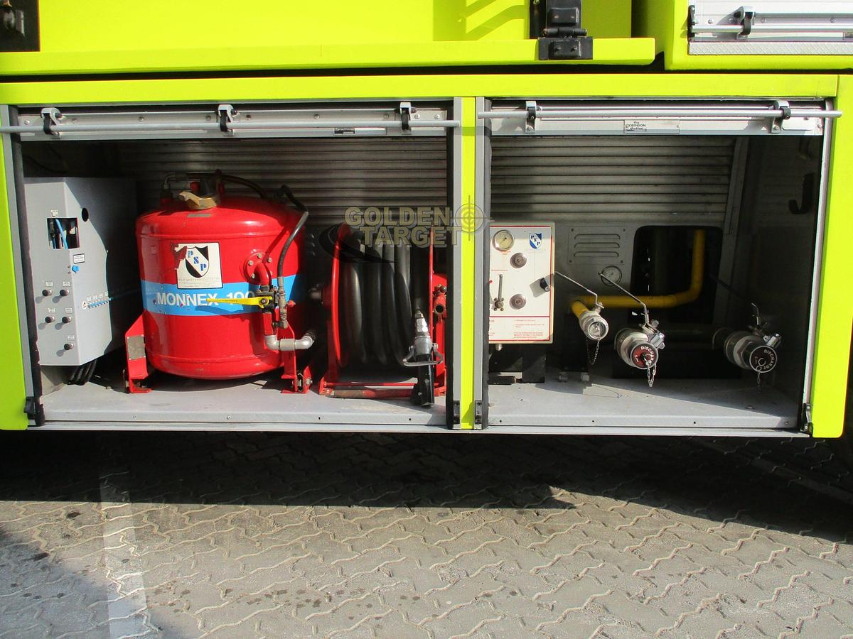 Used REYNOLDS BOUGHTON BARRACUDA 6×6 AIRPORT FIRE TRUCK 1994