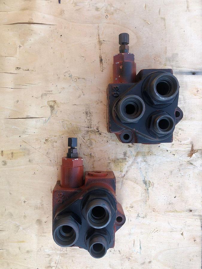Used Tadano ATF-80 Adjustable Relief Valve 3-way Connection