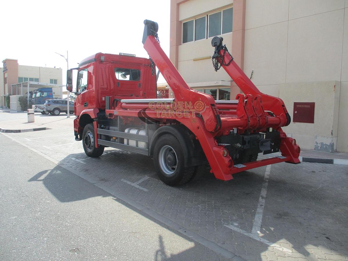 Used 2017 Mercedes Arocs 1843 Skip Loader
