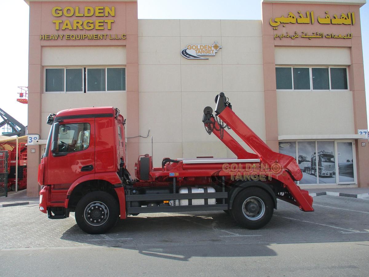 Used 2017 Mercedes Arocs 1843 Skip Loader