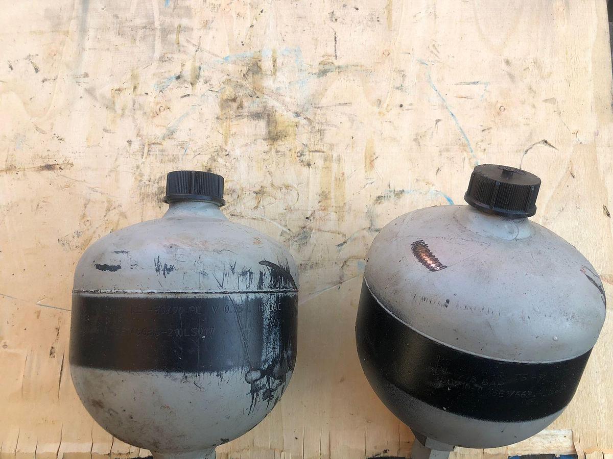 Used Tadano ATF-80 Diaphragm Accumulator for Swing