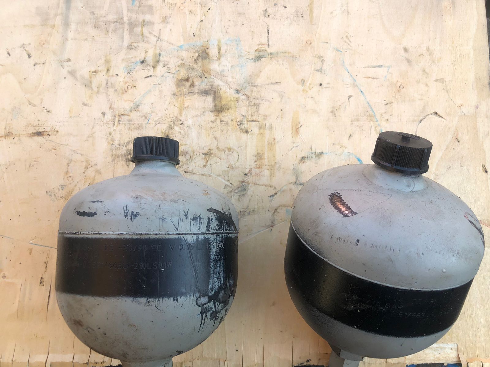 Used Tadano ATF-80 Diaphragm Accumulator for Swing