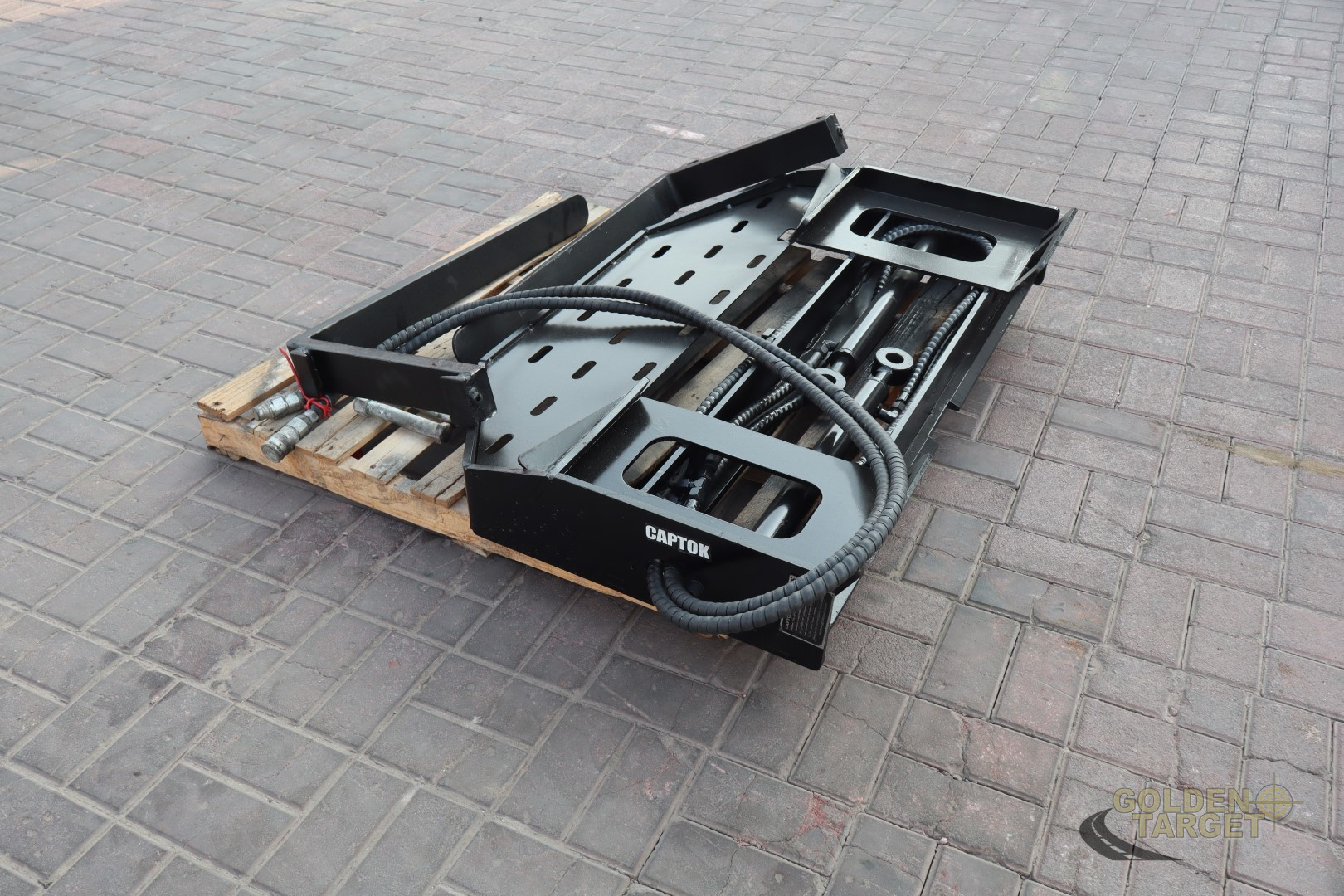 CAPTOK SIDE SHIFT FORKS Skid Steer Attachment 2025