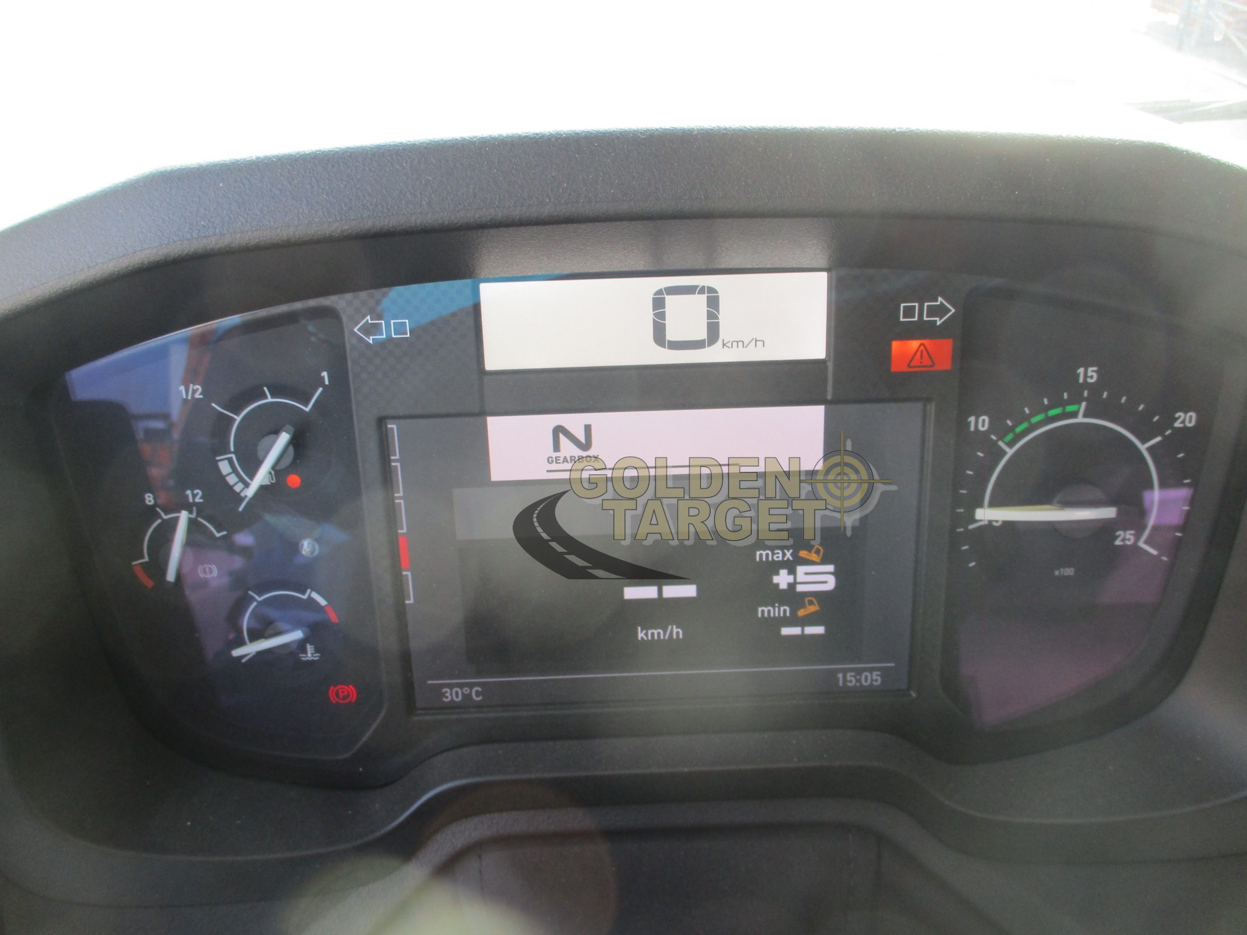 2022 Renault K420-44968256