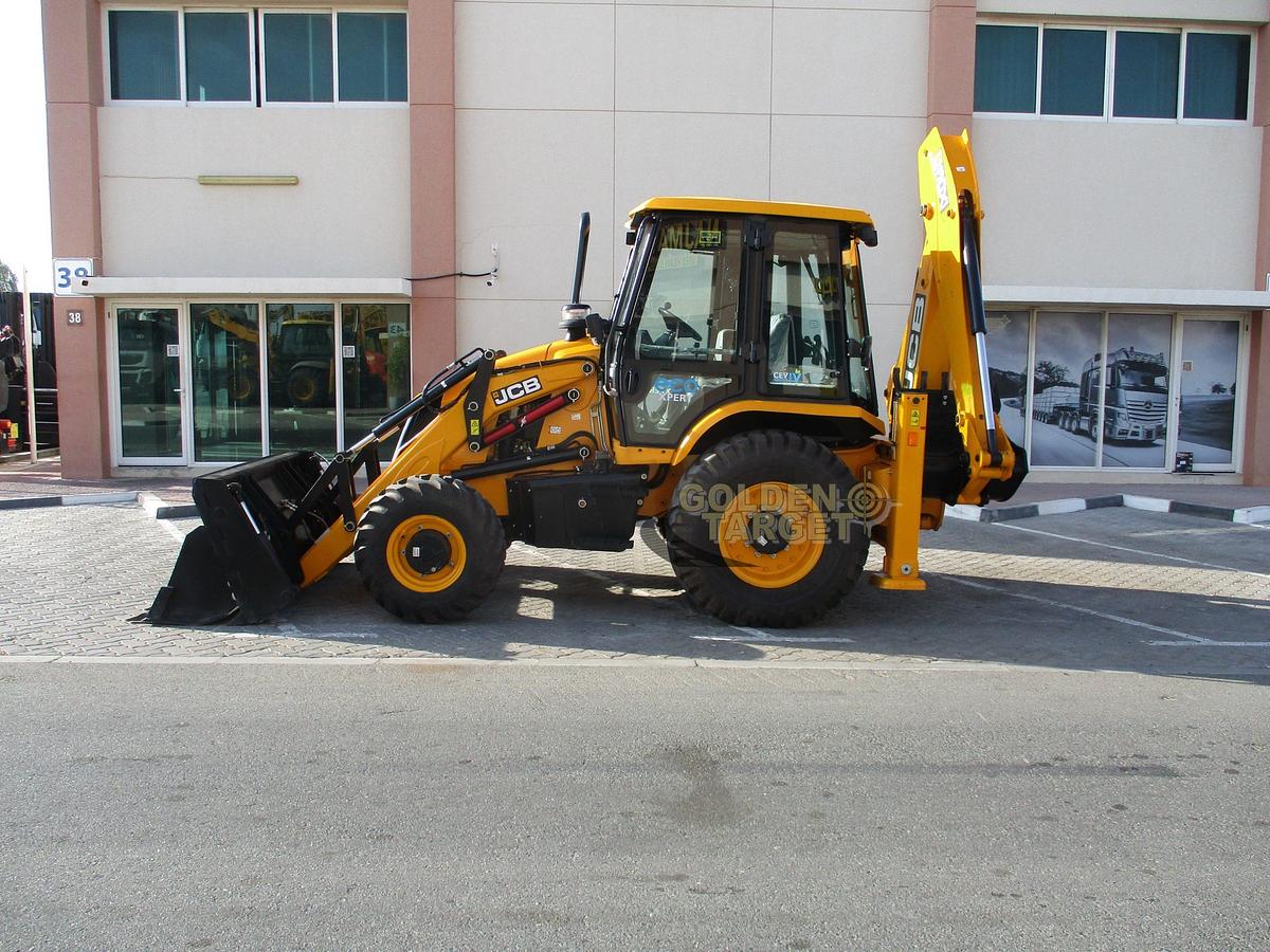 JCB 3DX PLUS 4x4 Backhoe Loader 2024