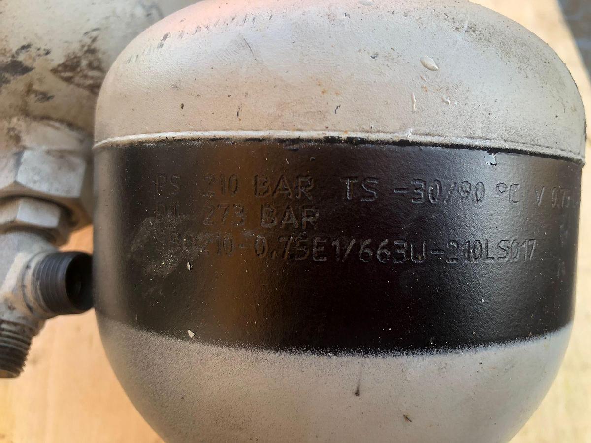Used Tadano ATF-80 Diaphragm Accumulator for Swing