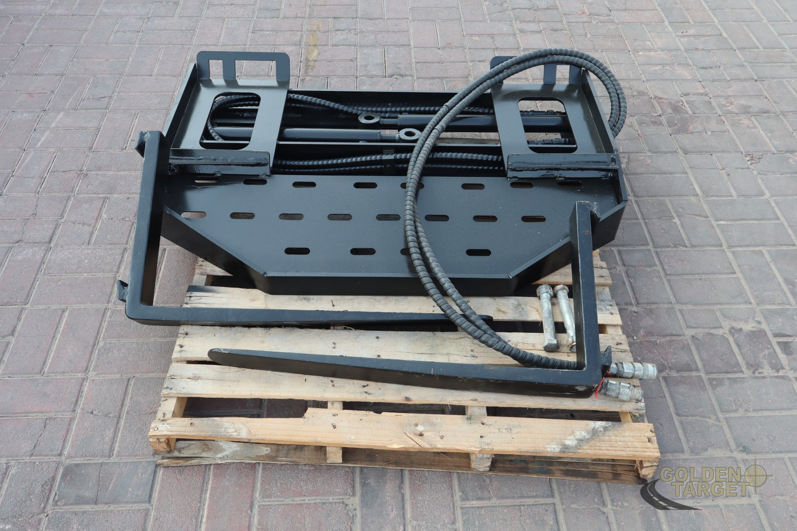 CAPTOK SIDE SHIFT FORKS Skid Steer Attachment 2025