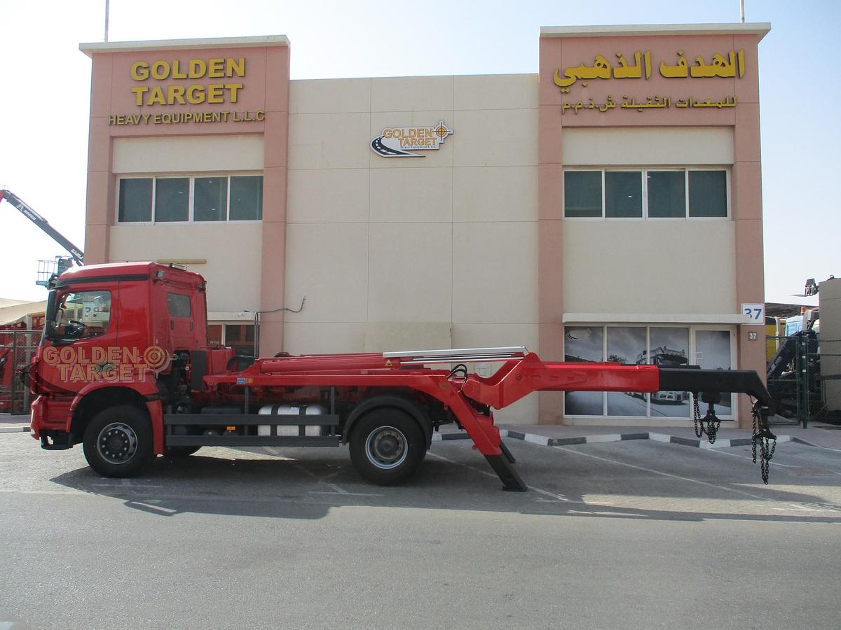 Used 2017 Mercedes Arocs 1843 Skip Loader