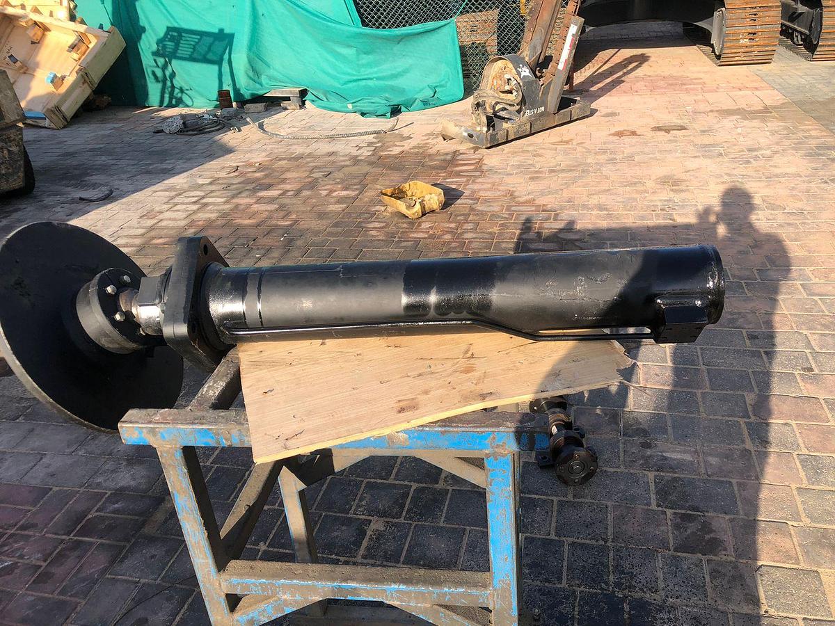 Used Tadano ATF-80 Hydraulic Stabilizer Jack Cylinder