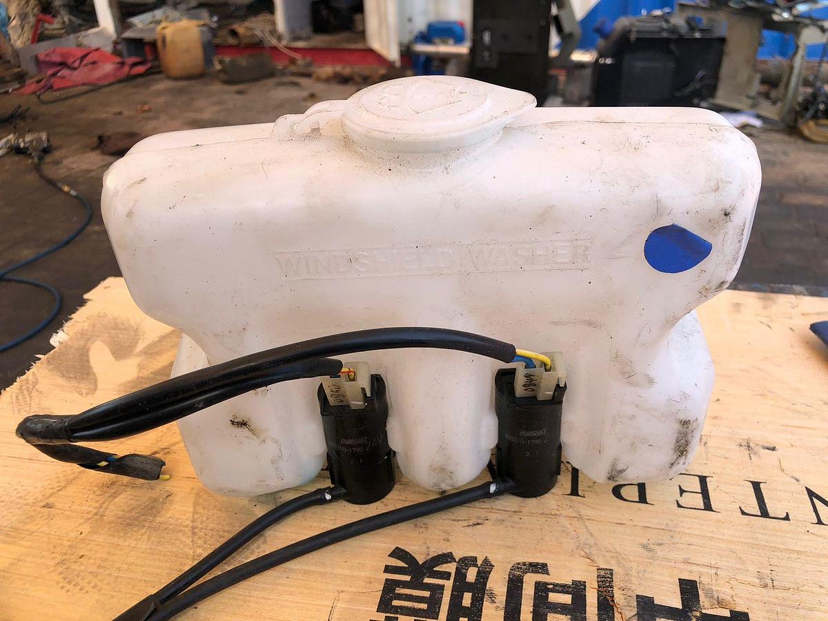 Used Tadano ATF-80 Windshield Washer Pump Motor with Tank