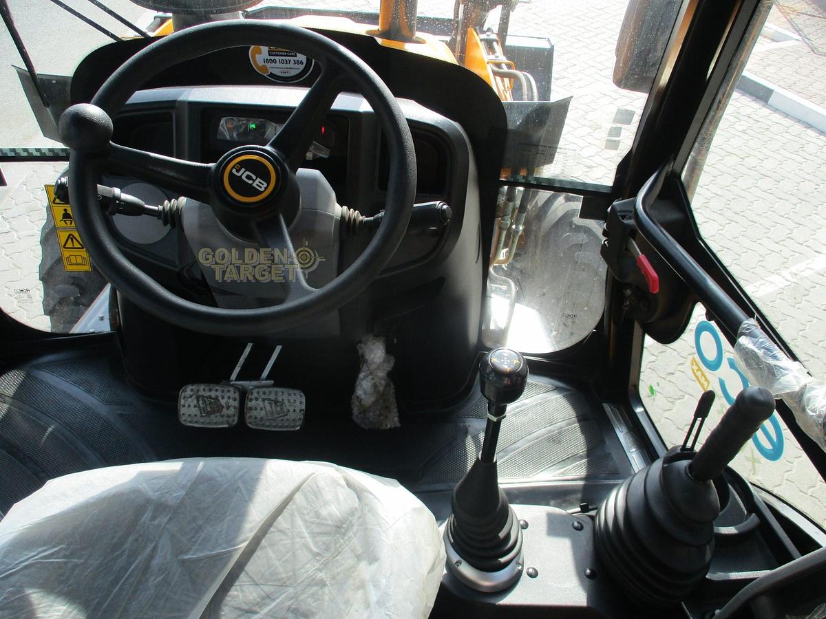 JCB 3DX PLUS 4x4 Backhoe Loader 2025
