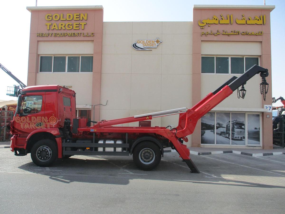 Used 2017 Mercedes Arocs 1843 Skip Loader