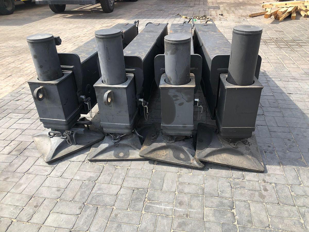 Used Tadano ATF-80 Outrigger