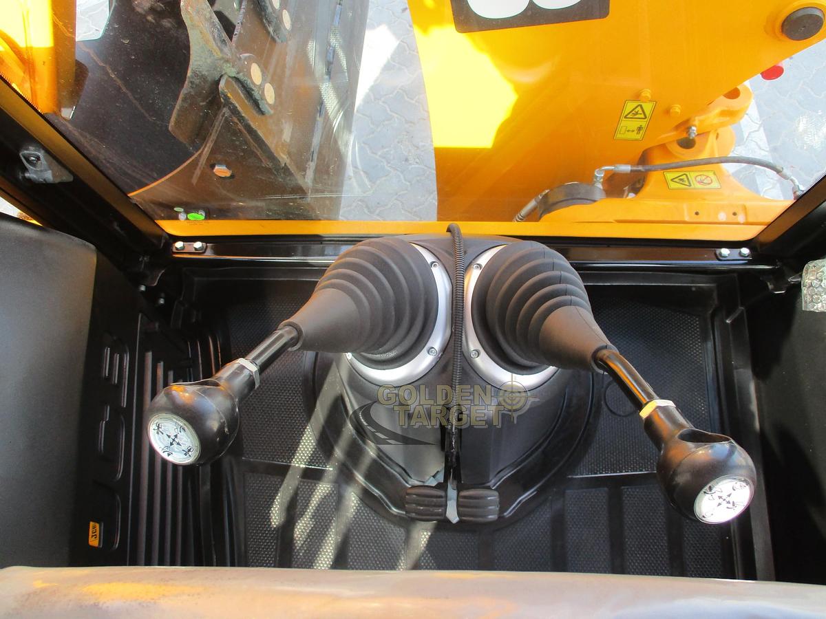 2025 JCB 3DX Plus 4x4 Backhoe Loader