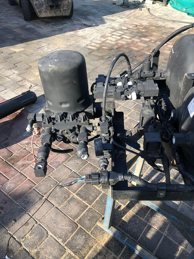 Used Tadano ATF-80 Air Reservoirs Brake System