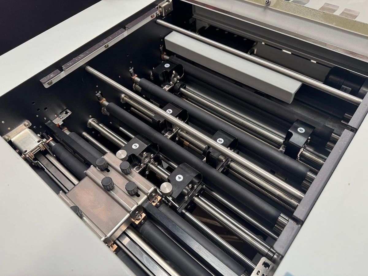 Refurbished Vivid MCC-35ASP Slitter Cutter Creaser