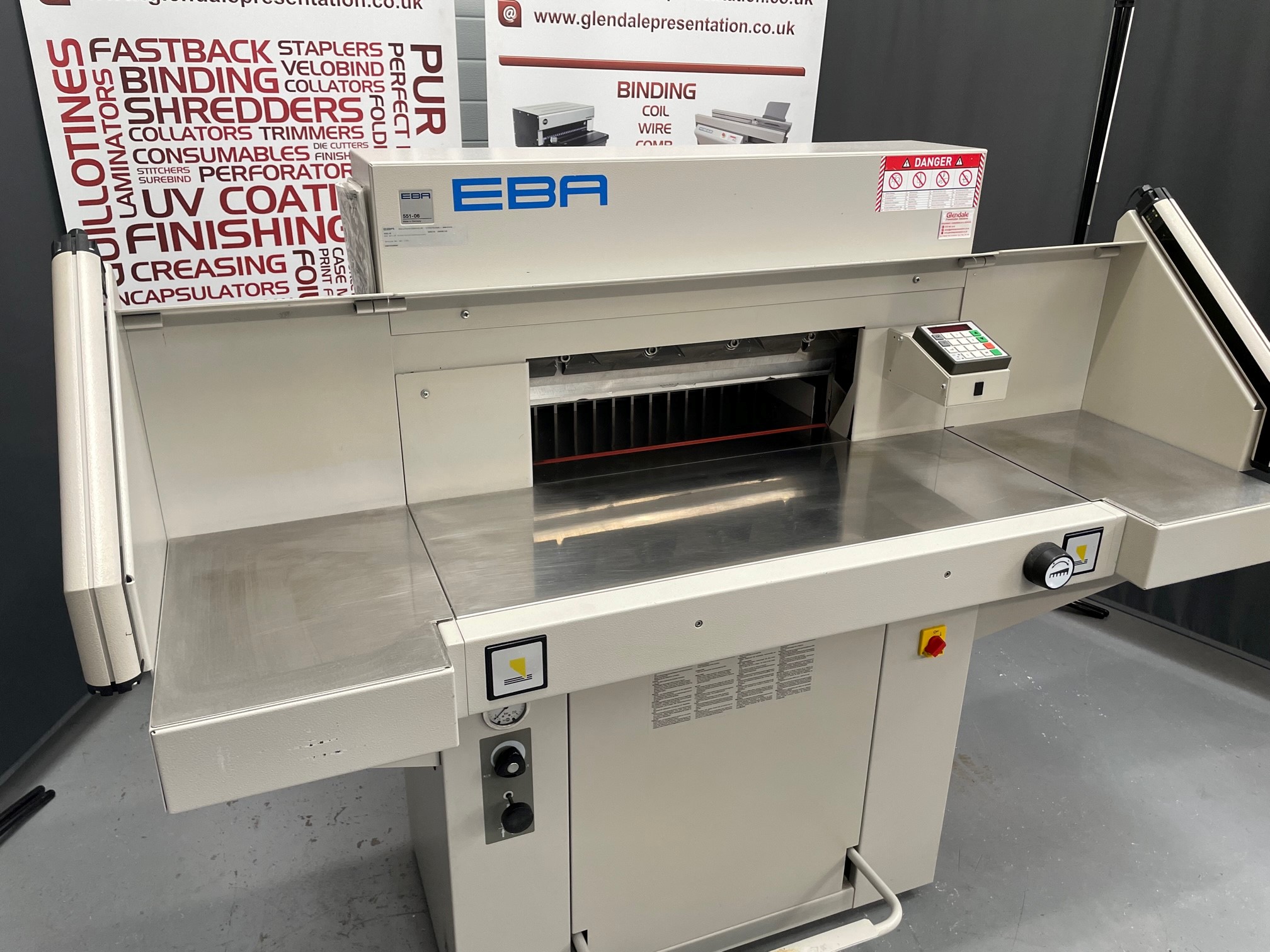 EBA 551Guillotine - Glendale Presentation Solutions