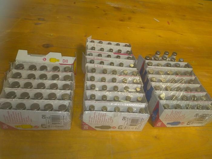 Ca 1500 Stk neue Schmelzsicherungen, Neozed, Diazed, Hülsen, Passeinsätze, Verschiedene Hersteller, neuwertig -80%