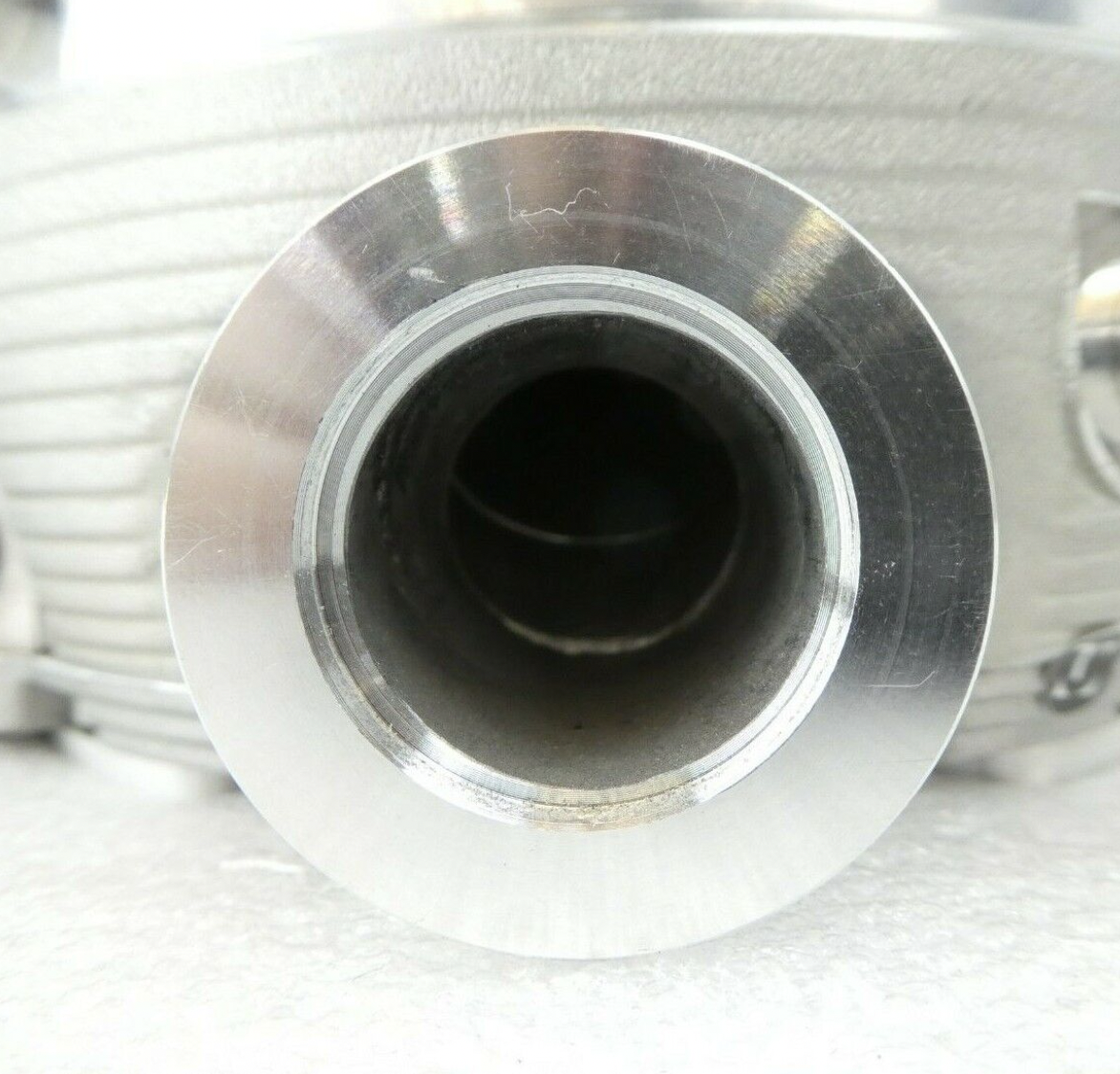 Used Oerlikon Leybold TURBOVAC 450i 830071V1001 Turbomolecular Pump Turbo Working