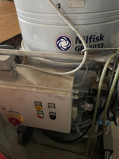 Gebraucht Industriesauger NILFISK GB 1033