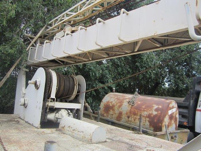 Used 1972 Ford Pump Hoist 15T Rig