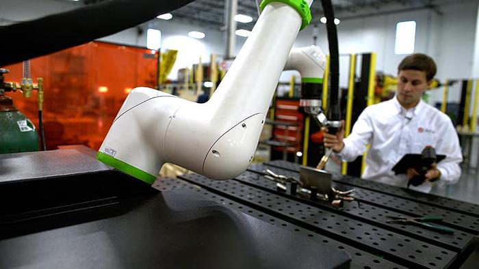 Acieta Fast Arc Cobot