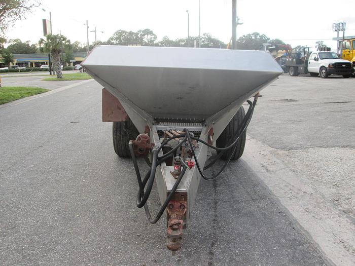 Used M & D 5-6 Ton Stainless Steel Spreader