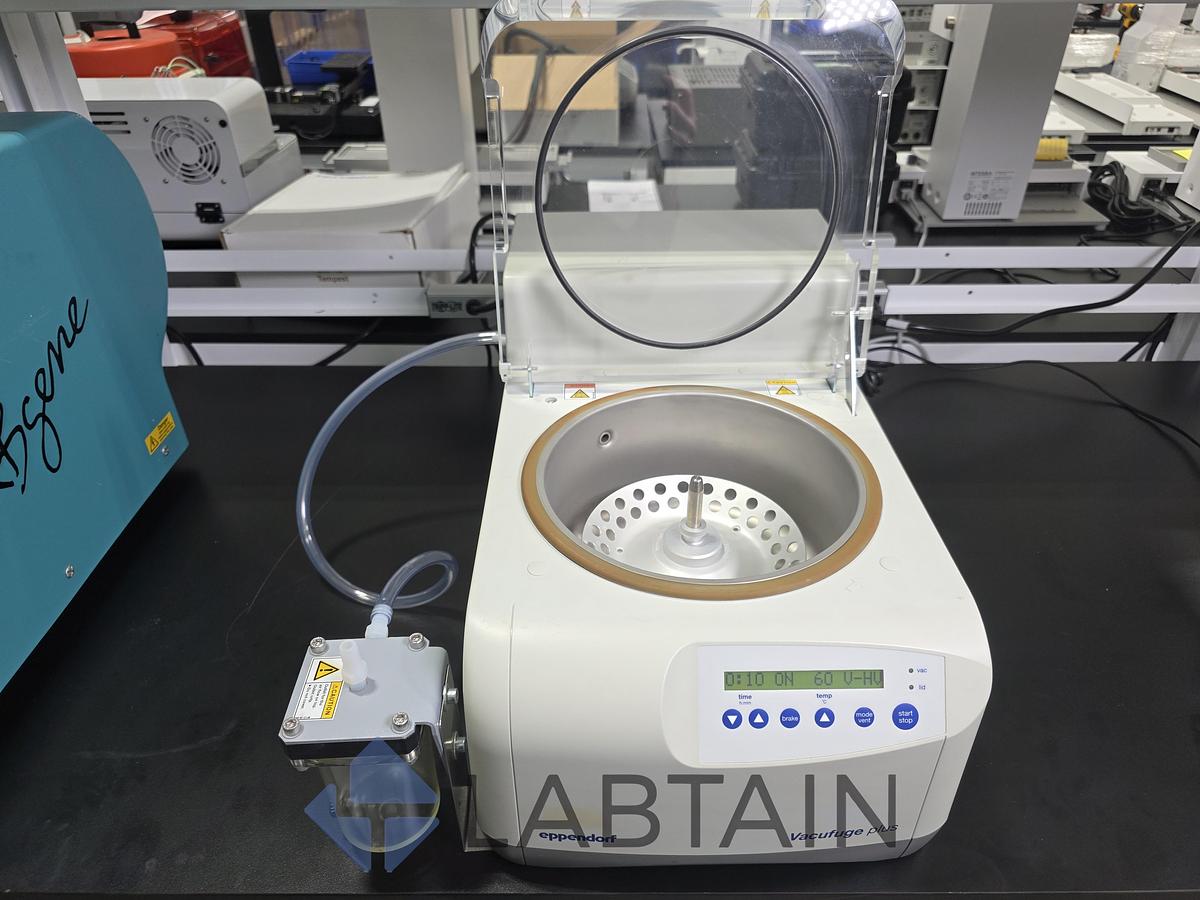 Used Eppendorf Vacufuge Plus 5305 Vacuum Concentrator w/ Rotor & Trap Used