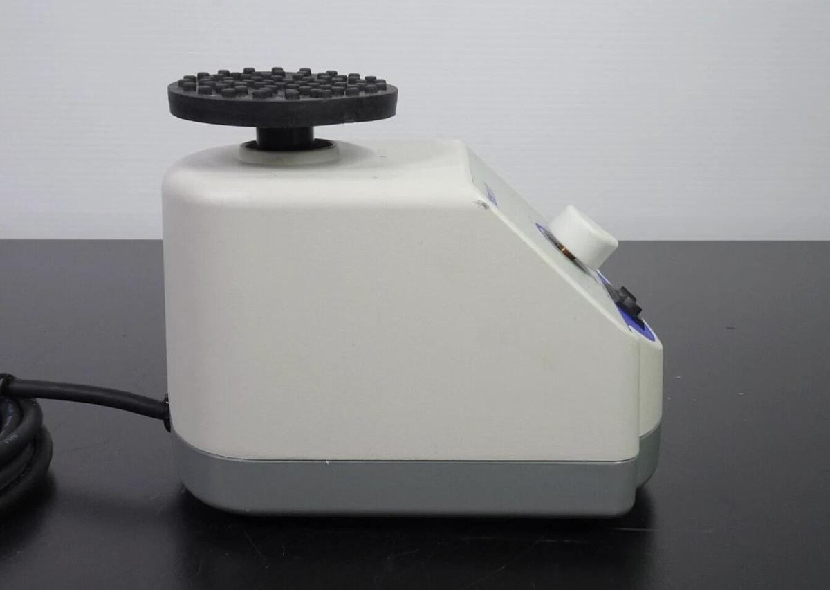 Used Fisher Scientific 02215414 Analog Vortex Mixer – S/N 210623035 – Tested – Benchtop Lab Mixer