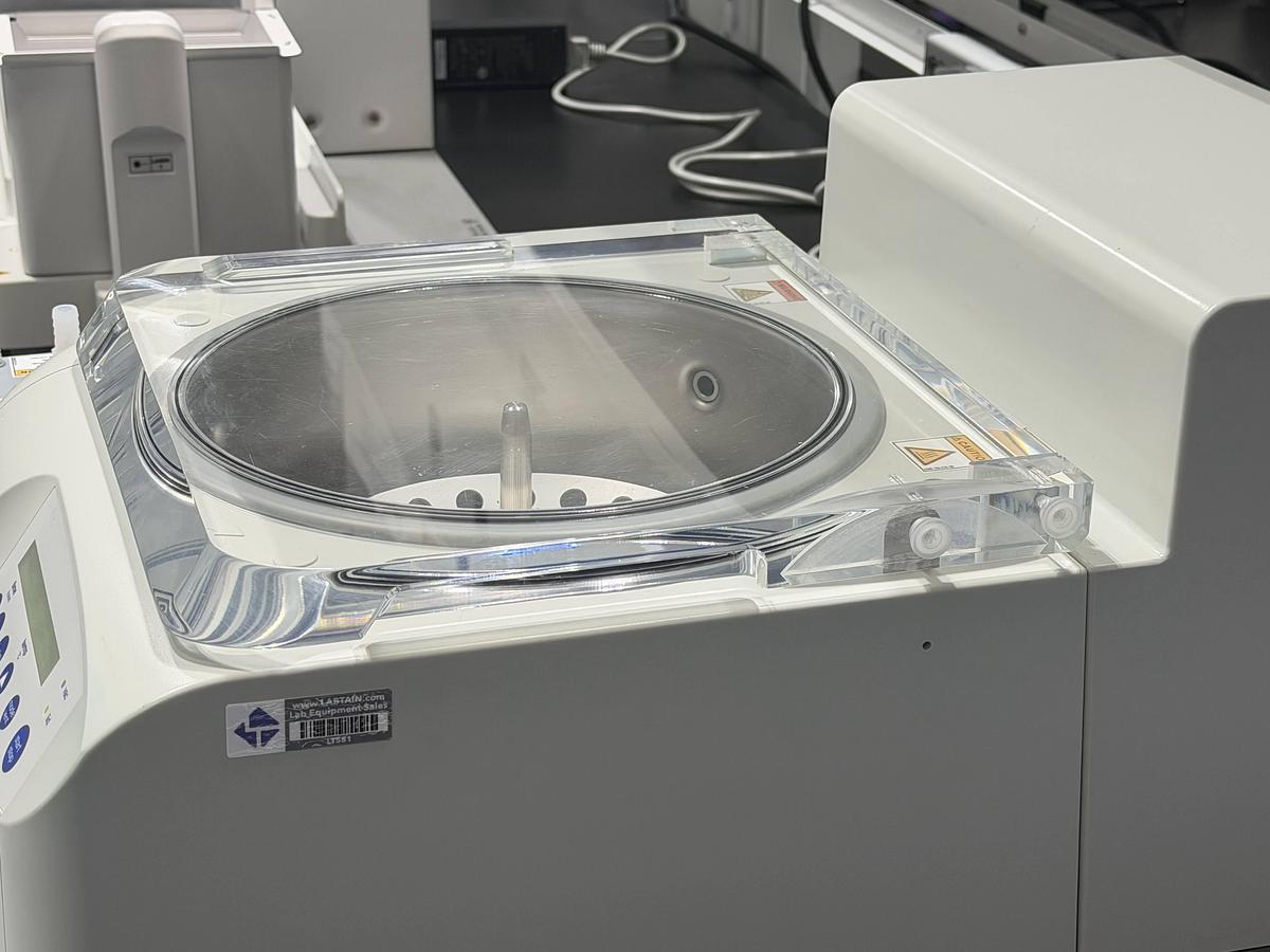 Used Eppendorf Vacufuge Plus – Vacuum Concentrator – Complete System – Used