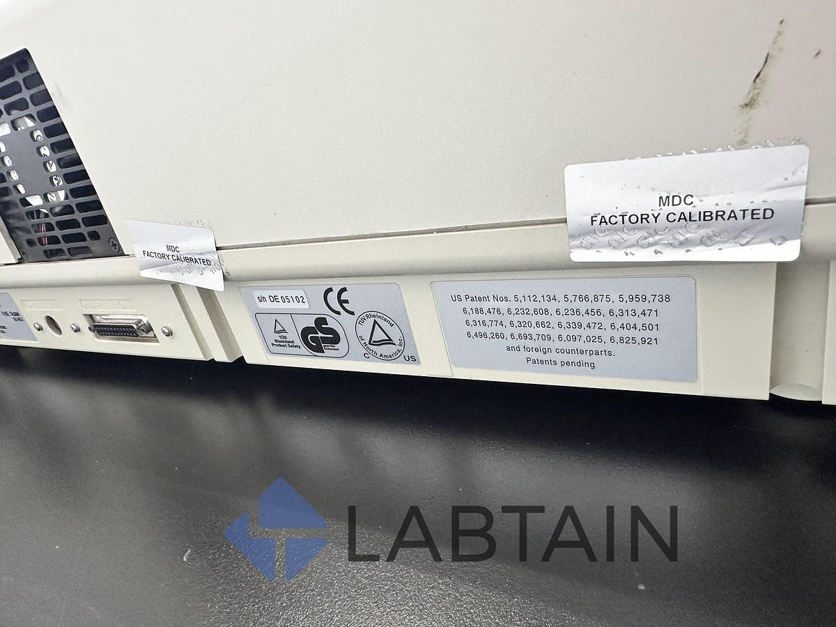 Used Molecular Devices SpectraMax M2e Microplate Reader – Fluorescence & Absorbance – w/ StakMax DE05102 – Tested – Issue 313