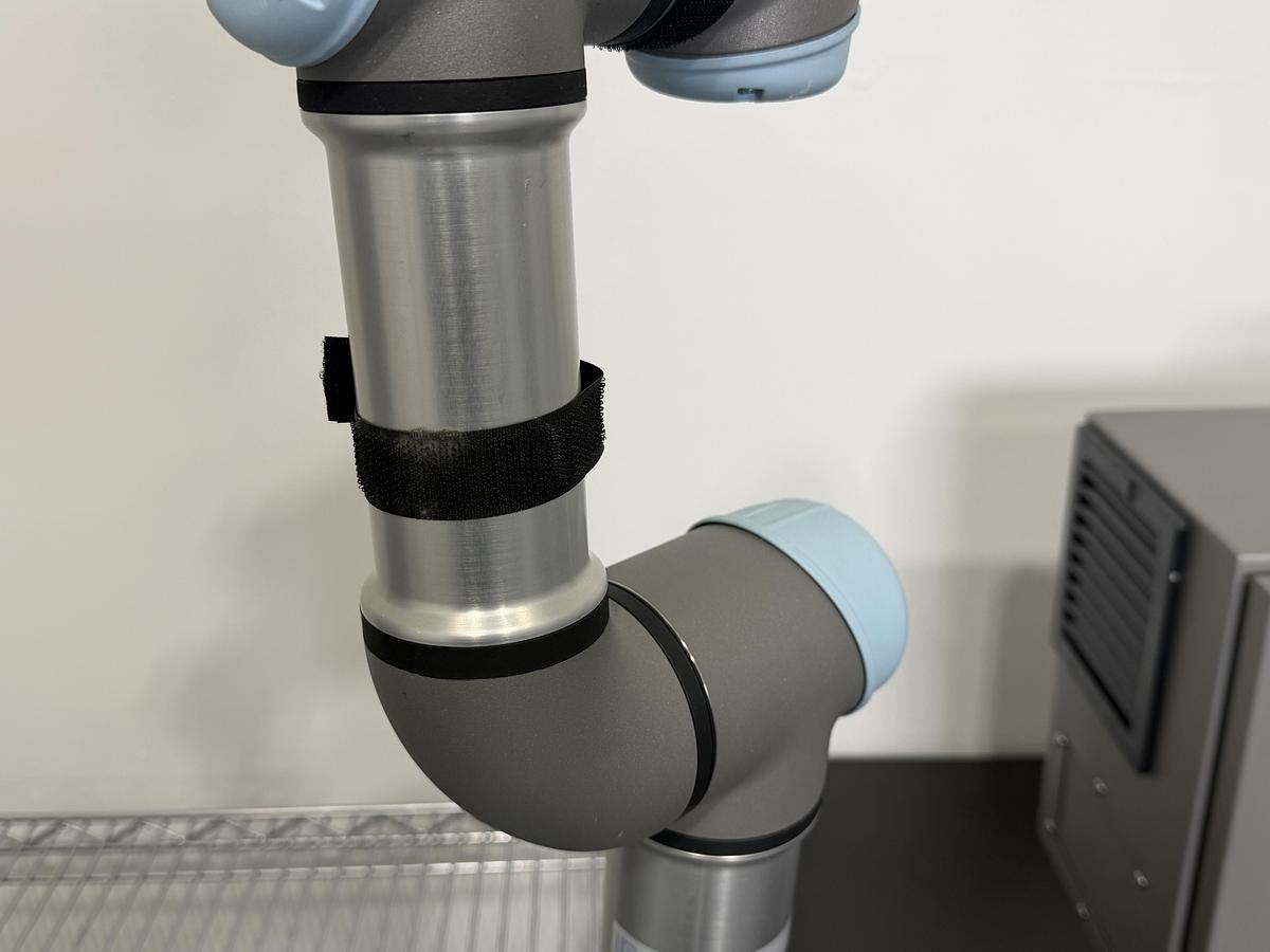 Used Universal Robots UR5e Collaborative Robot (Cobot) — 5 kg Payload, 850 mm Reach, e-Series, 2019, Low Hours