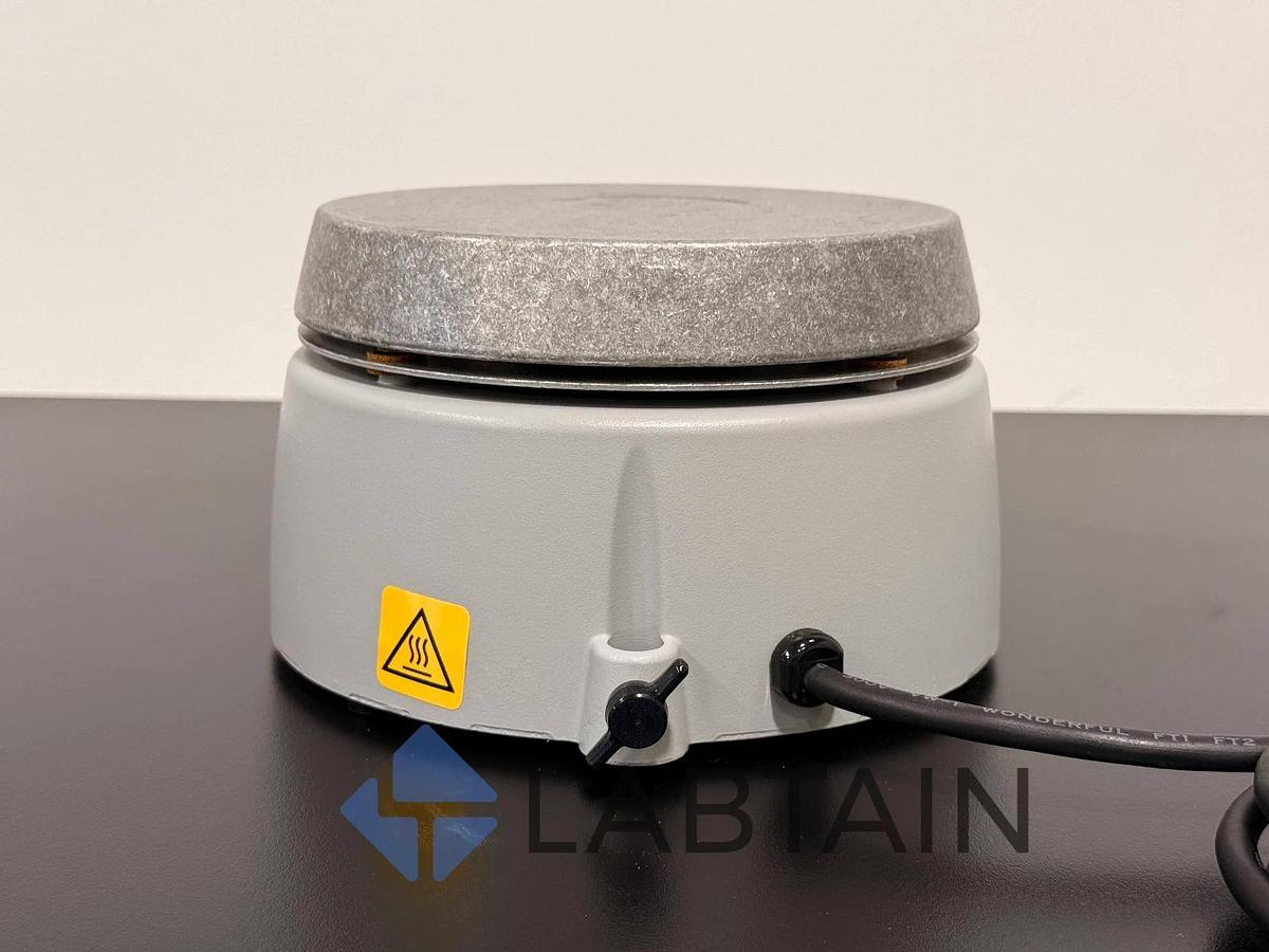 Used VWR DYLA-DUAL HOT PLATE/STIRRER 12820-870