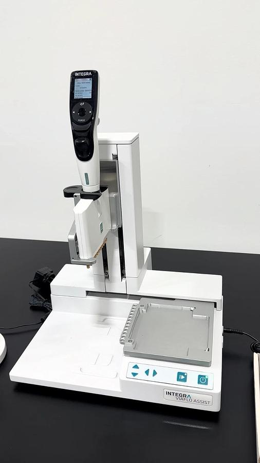 Used Integra VIAFLO Assist Pipetting Robot w/ 300 µL & 1250 µL Multichannel Pipettes – Tested