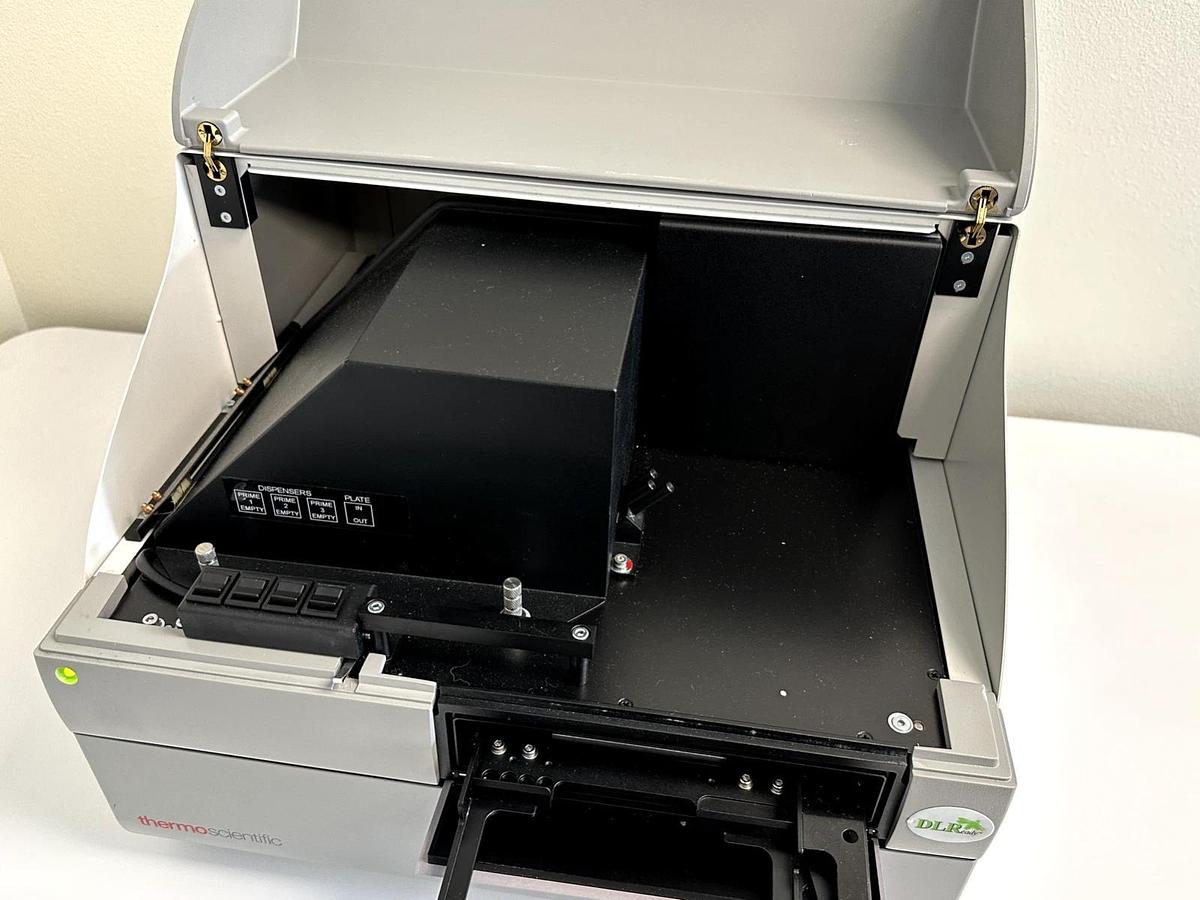 Used Thermo Scientific Luminoskan Microplate Luminometer 392 | Mfg: 2018