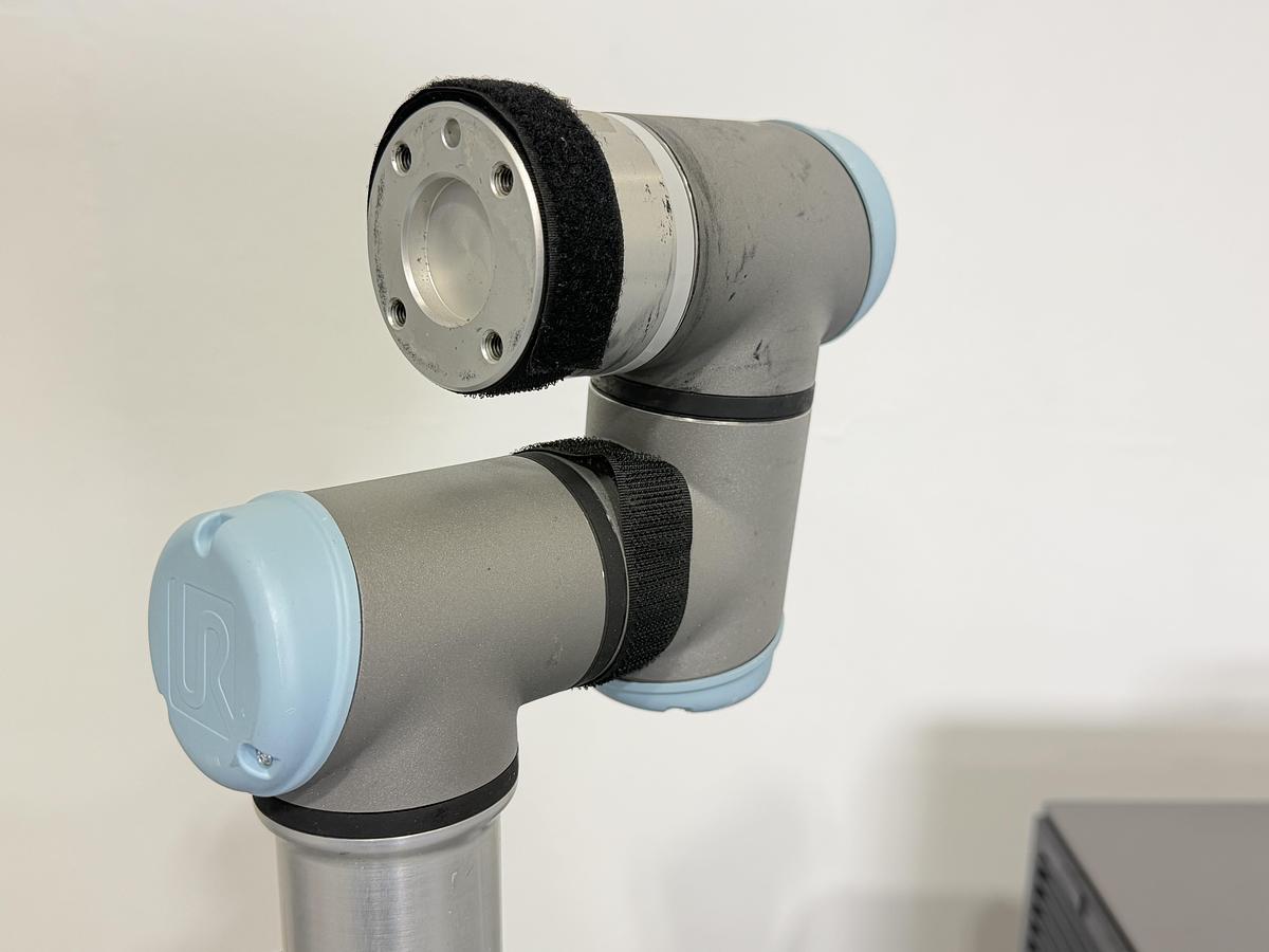 Used Universal Robots UR5e Collaborative Robot (Cobot) — 5 kg Payload, 850 mm Reach, e-Series, 2019, Low Hours