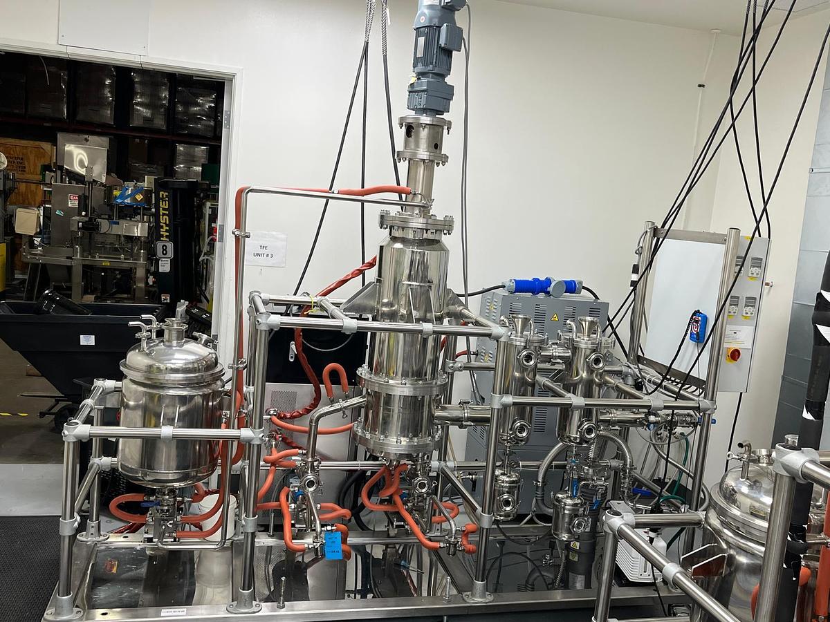Used YHCHEM YMD-5S Stainless Steel Wiped Film Molecular Distillation System with Heat Circulators & Vacuum Package — Used