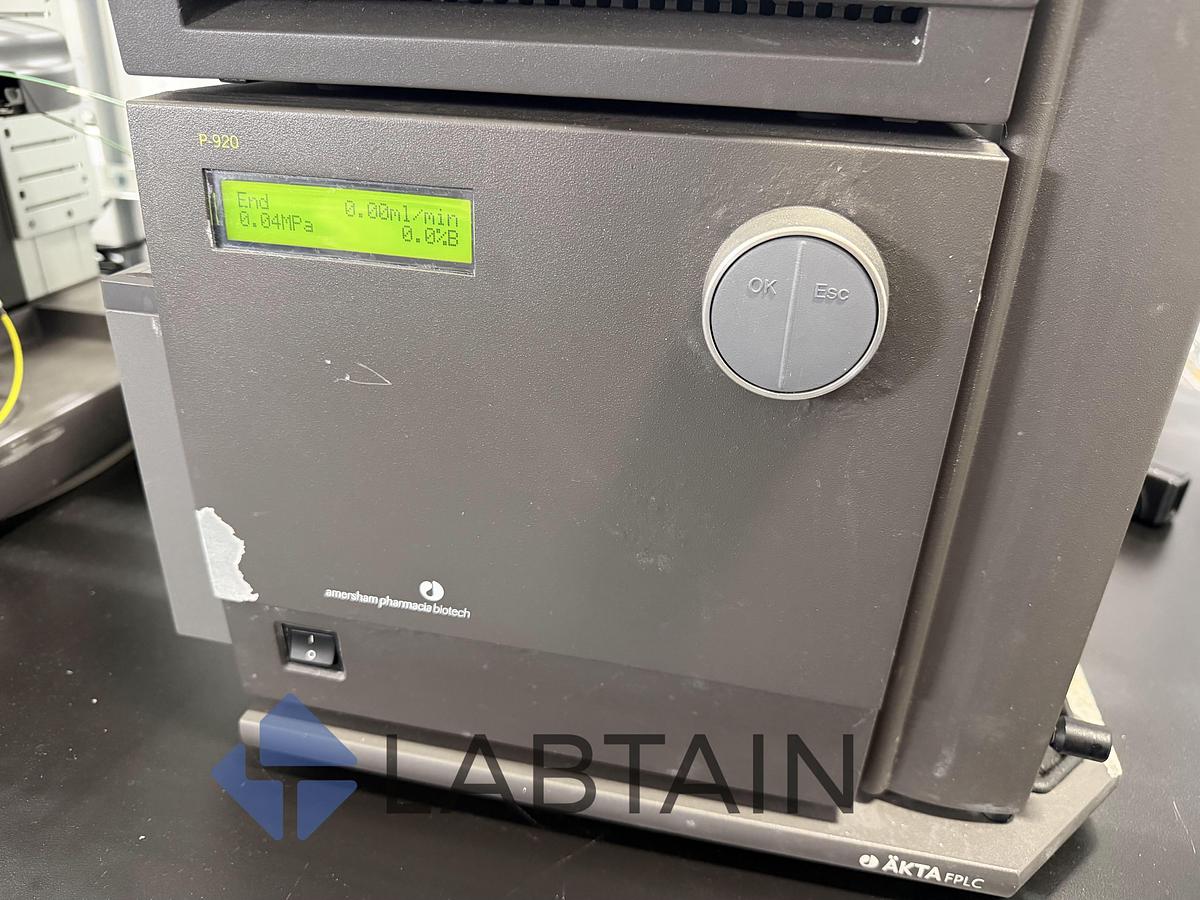 Used GE Amersham ÄKTApurifier Chromatography System with P-900, UV-900, pH/C-900, UPC-900 – Used