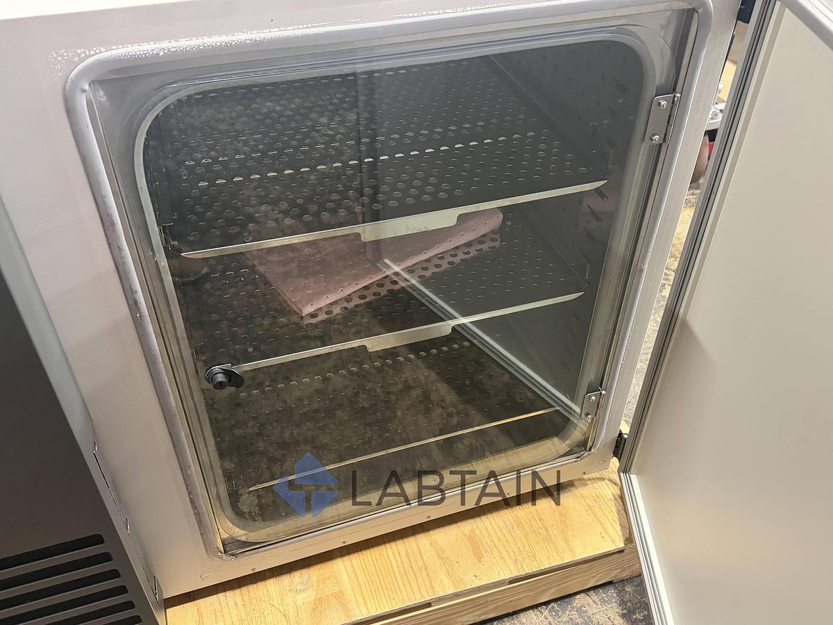 Used Caron 7000-10-1 Environmental Chamber Temp/Humidity/CO2 Used/Inspected