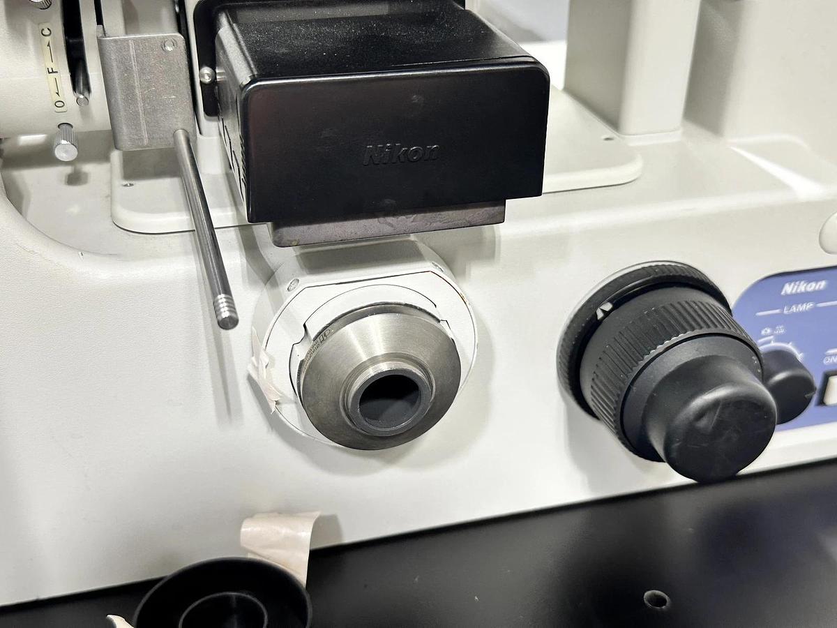 Used Nikon Eclipse TE300 scope with Nikon Light engine and Objectives: 4x, 10x , 20x