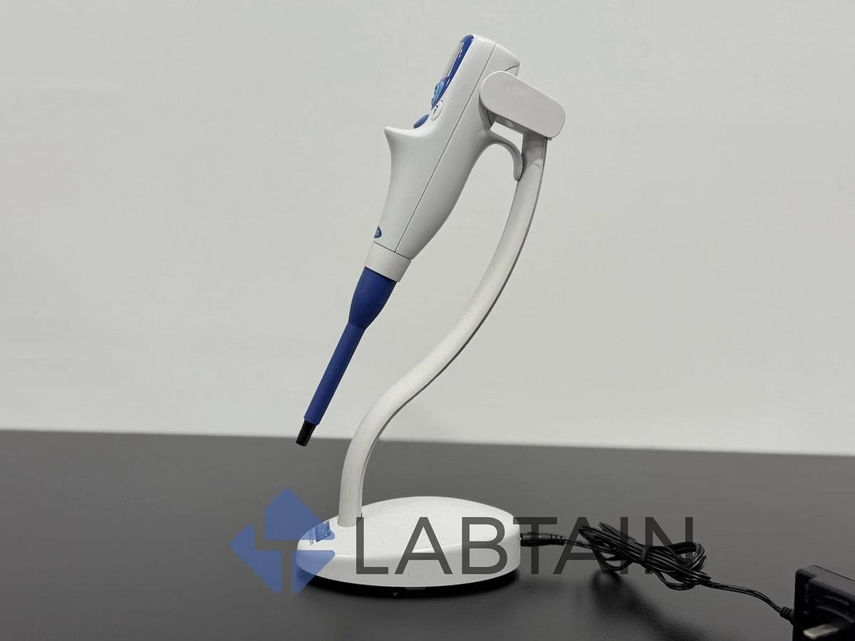 Used BIOHIT (Sartorius) eLINE Electronic Pipette e1000 with Charging Stand