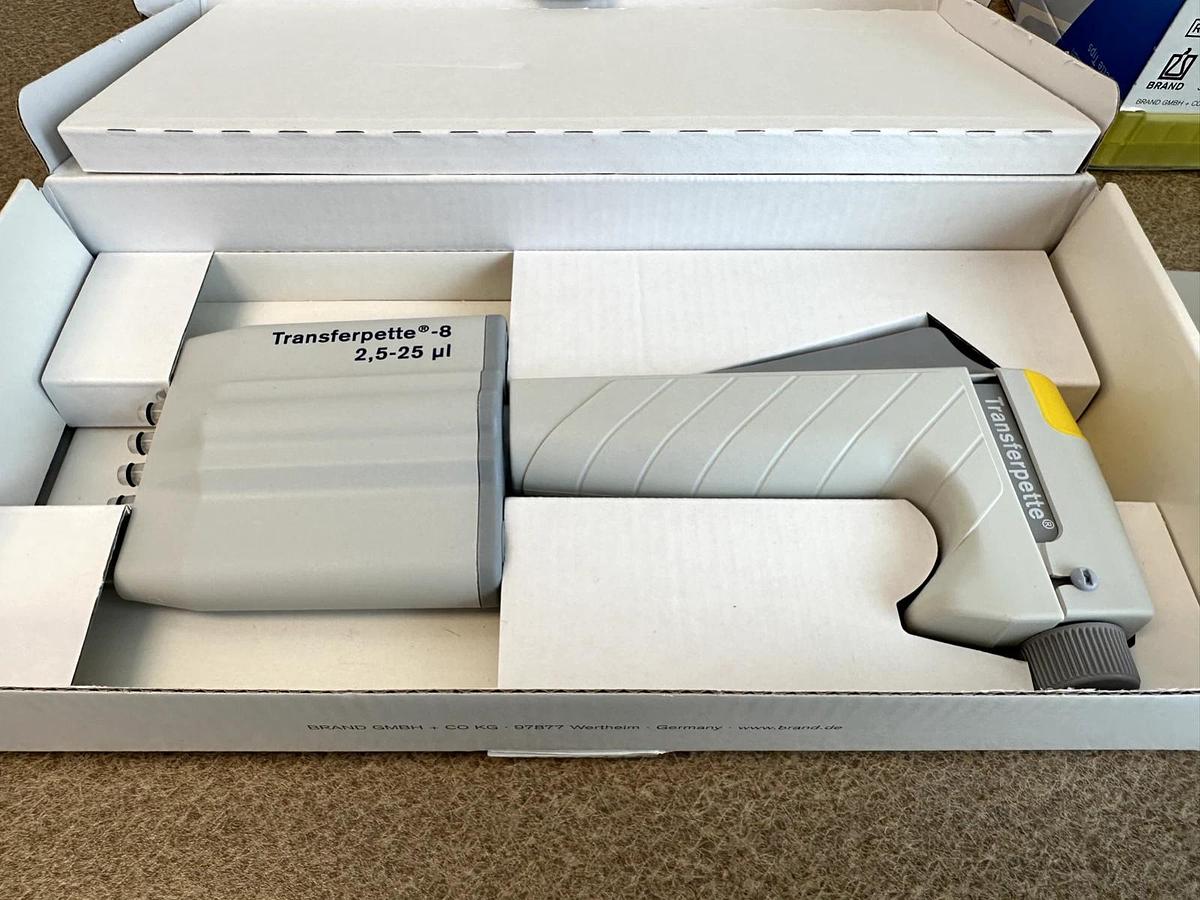NEW Brandtech Transferpette 8-Channel Pipette/ Pipettor | 2.5-25uL