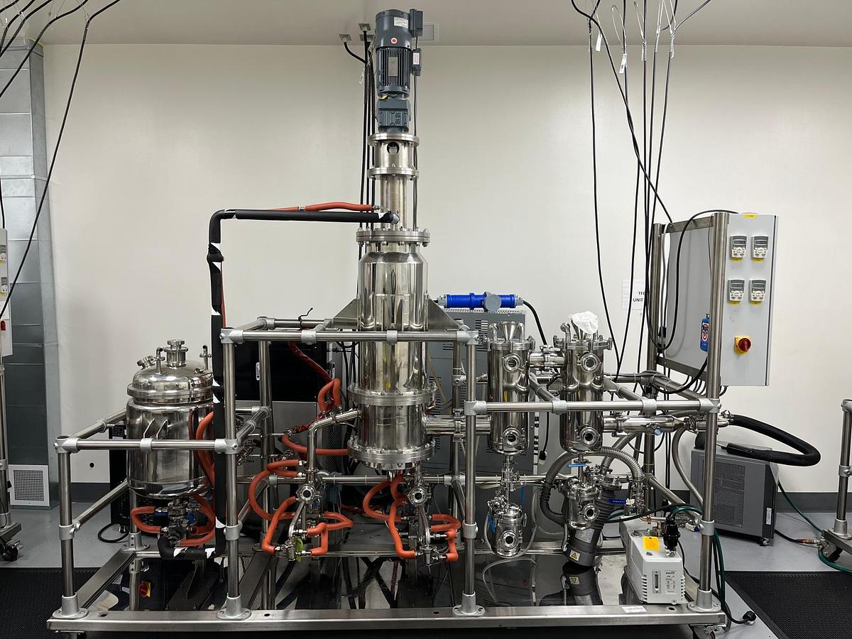 Used YHCHEM YMD-5S Stainless Steel Wiped Film Molecular Distillation System with Heat Circulators & Vacuum Package — Used