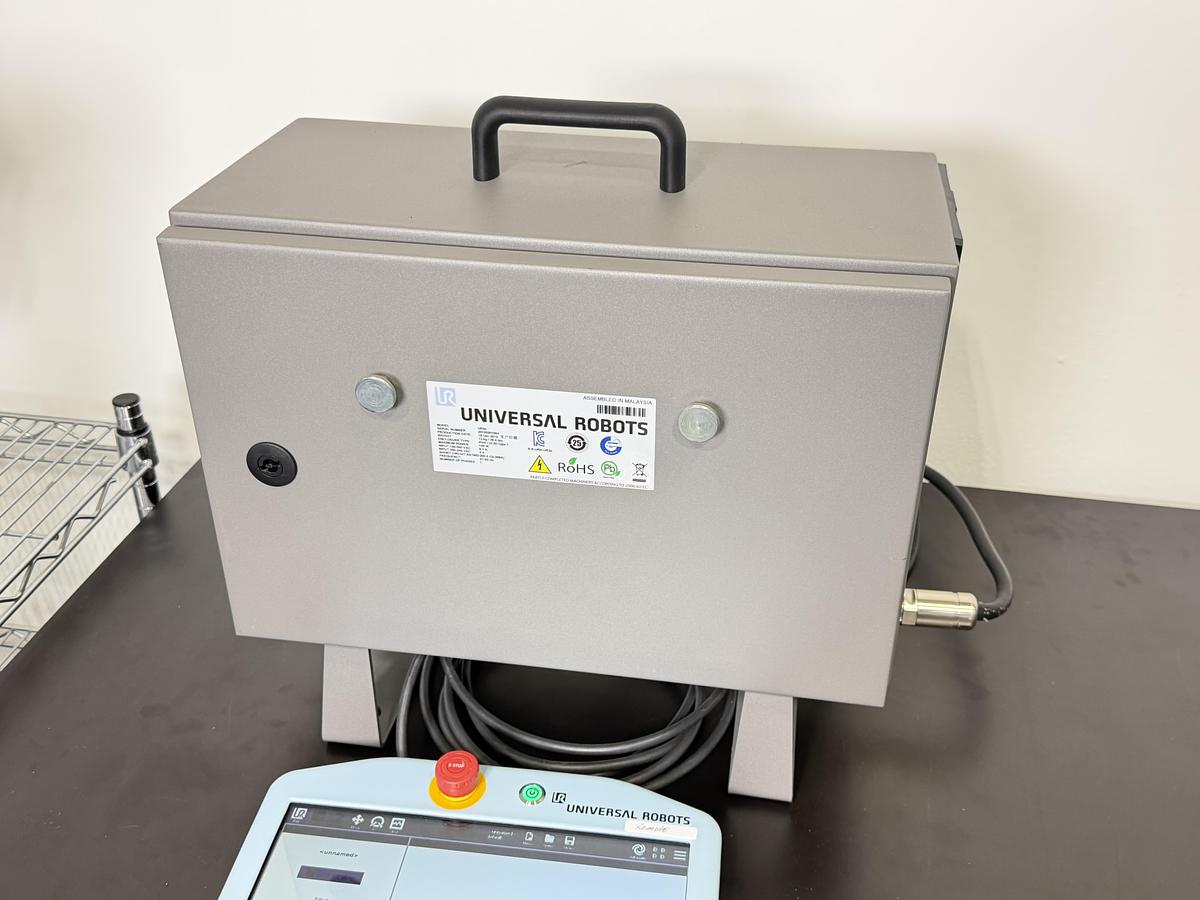 Used Universal Robots UR5e Collaborative Robot (Cobot) — 5 kg Payload, 850 mm Reach, e-Series, 2019, Low Hours