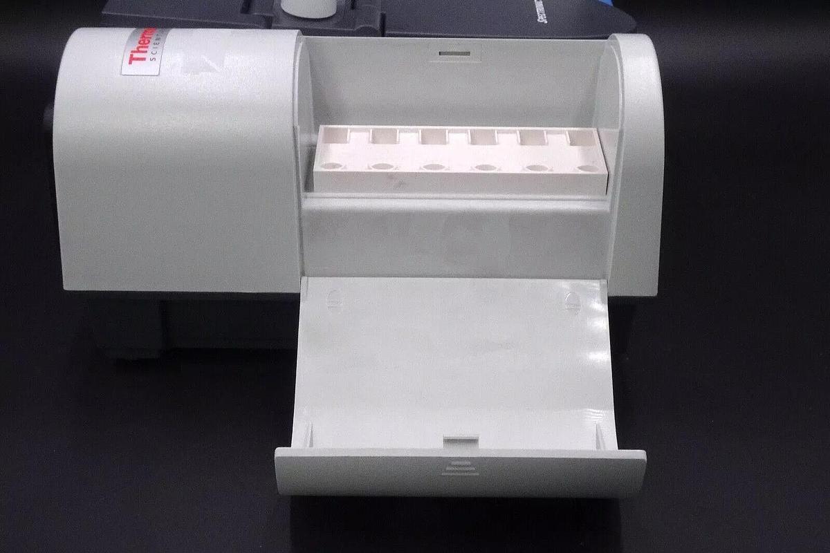 Used Thermo Scientific Spectronic 200E – Visible Spectrophotometer – Used